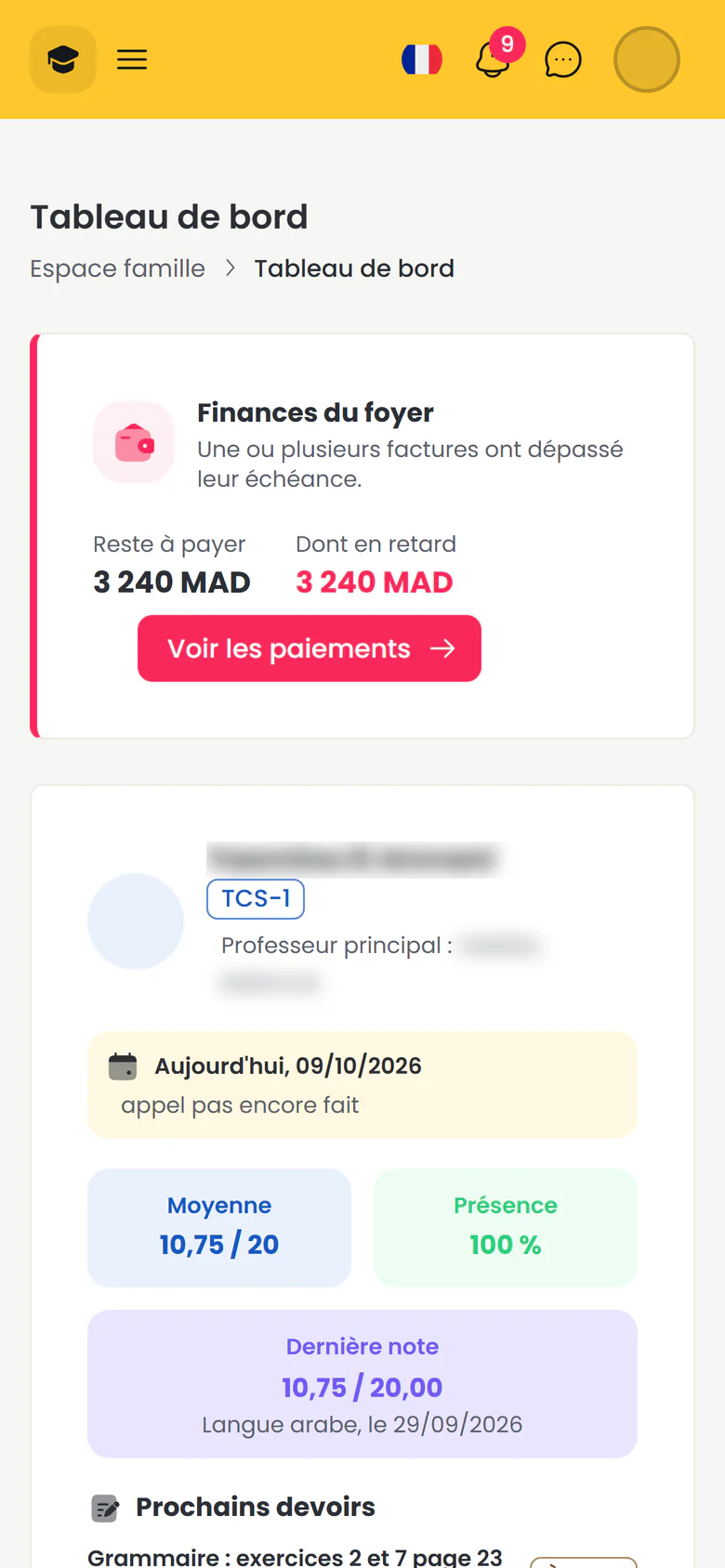 Espace parents de Madaris sur téléphone : solde du foyer, puis la fiche de l'enfant avec sa présence du jour, sa moyenne et sa dernière note